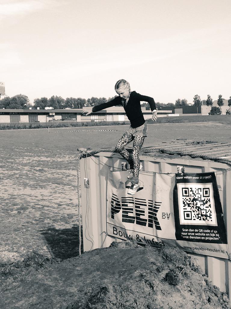 Stoere meid.. Anna 👊🏻 #ObstacleRun  <a href="/DownUnder_NL/">Down Under</a>