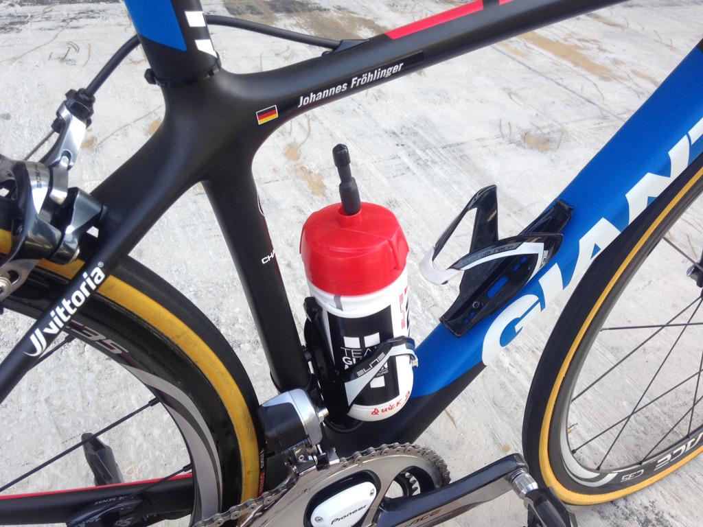 Historical moment; first time ever to use <a href="/GoPro/">GoPro</a> onboard cameras live in a men's race! <a href="/VelonCC/">Velon CC</a> #RideToAbuDhabi