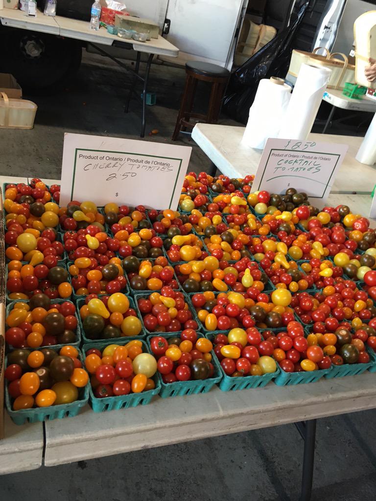 sammyp143's tweet photo. Colourful veggies for thanksgiving dinner tn @UWmerrynTA #URWhatUTtwEat http://t.co/uvw0vFPf4J