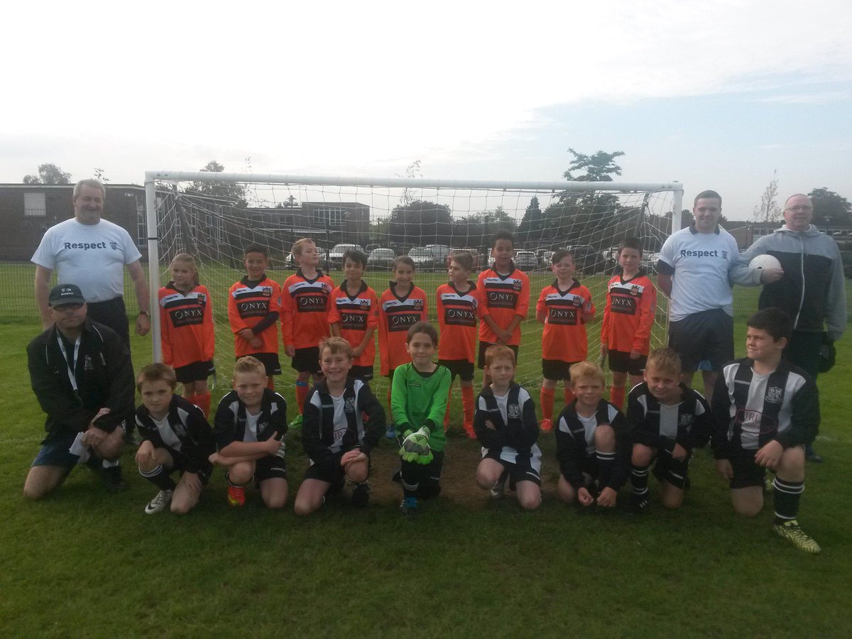 ipswich_phoenix's tweet photo. Great game between @ipswich_phoenix and @Longmelfordfc U10s this morning. 
@isyflfs #respect #setoutyourstall http://t.co/jNpUi6fx13