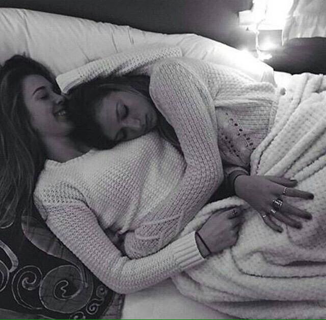 SameLoveLesbian's tweet photo. Je voudrais crier au monde entier que je t'aime 💫👑 http://t.co/Mtf53TbhYr