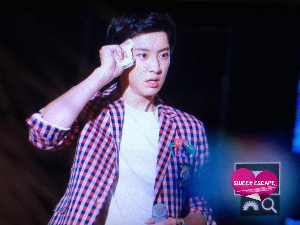 sweetescape9092's tweet photo. 20151011 #Chanyeol http://t.co/tkjIYPTAhw