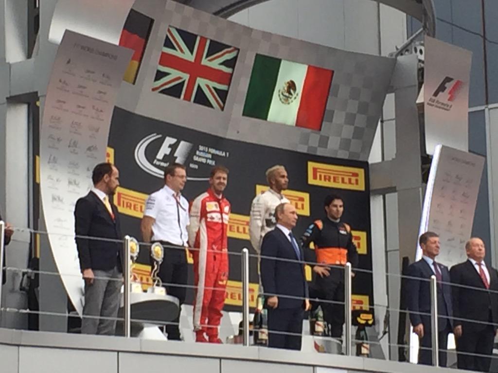 giselle_zm's tweet photo. Ahí lo tienen @SChecoPerez en el podio de Rusia!!! Puuummm la bandera de México, volvemos a vibrar con @ForceIndiaF1 http://t.co/Po8RWLP5kj