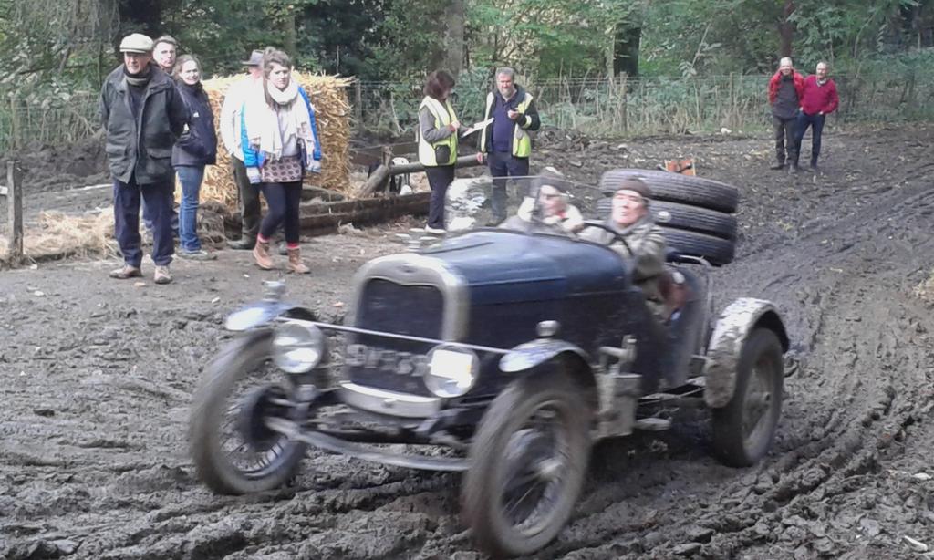 ElaineRoscoe's tweet photo. Fun watching @VintageCarClub #hillclimb #welshtrial #presteigne Many cars getting stuck in mud but no problem 4 some http://t.co/DtelY3jBHD