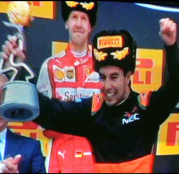 Carrerrón de <a href="/SChecoPerez/">Sergio Pérez</a> 🙌
Merecidisimo ese 3º puesto!! 🏁
#F1Sochi #ChecoPerez #TalentoTapatío <a href="/GonzaloGarVi/">GonzaloGarciaVivanco</a> ✨
