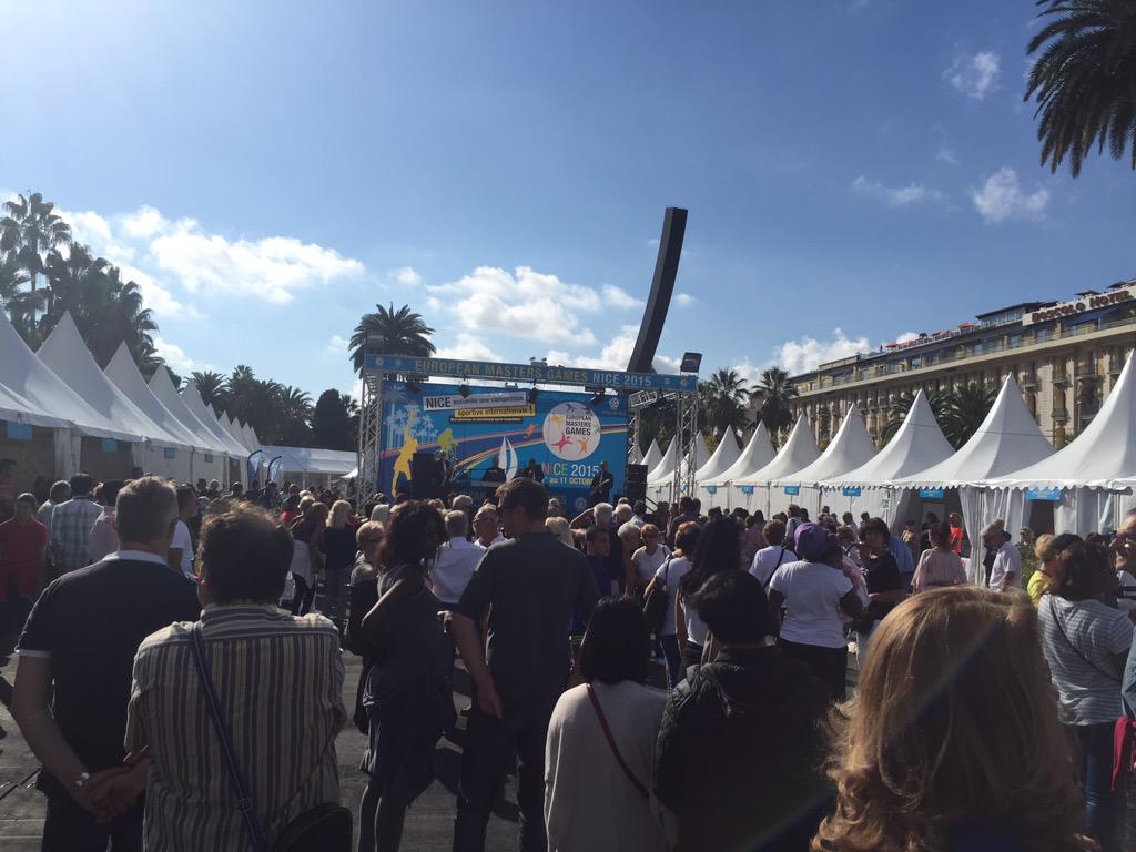 EMGNice2015's tweet photo. Le village vit ses dernières heures... Rejoignez nous jusqu'à 18h #EMGNice2015 http://t.co/rsMiUnJGiA