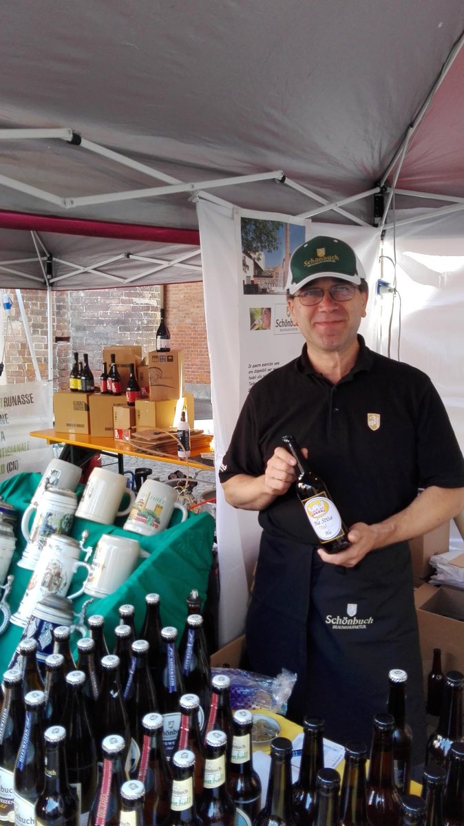 SchiappapietraD's tweet photo. Ad #Albaromatica con @TurismoinLanga per via Cavour e piazza Risorgimento. Quante spezie, profumi, aromi. Da vedere! http://t.co/UZ2BWIqpDQ
