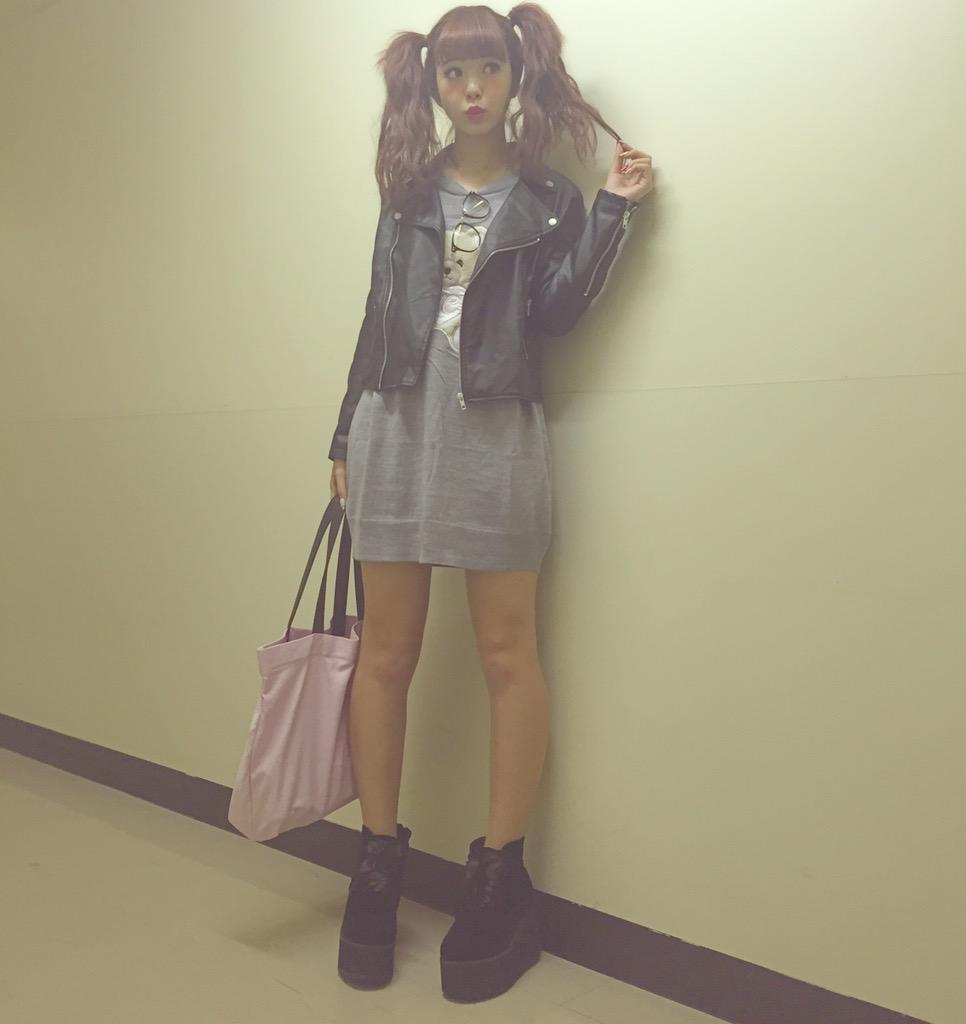 藤田 ニコル にこるん 今日の私服さん Wegoの上着に ハニーシナモンのワンピに 靴はバブルス Oo 甘ロック Http T Co Sgmja2on02 藤田 ニコル にこるん 今日の私服さん Wegoの上着に ハニーシナモンのワンピに 靴はバブルス Oo 甘ロック Http T Co Sgmja2on02
