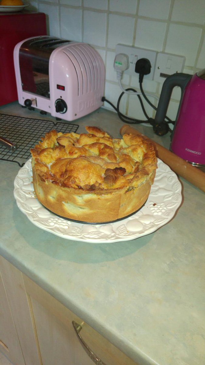 annajayne's tweet photo. Beth's been busy this afternoon making a monster apple pie. #TemptationAlert http://t.co/iEgy3ZfXCA