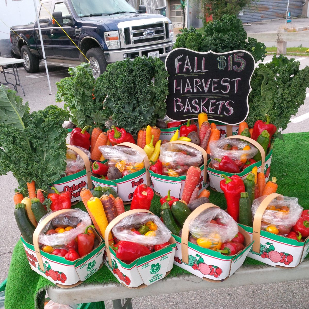 BoscoFarms's tweet photo. Up and running today at Liberty Village! #MyMarketToronto #farmersmarket #fallharvest #Thanksgiving http://t.co/LidKya1nfU