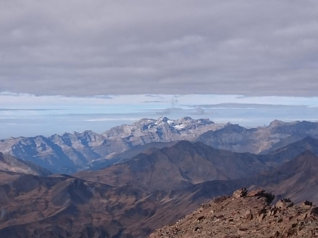 Ixaraixons's tweet photo. Bachimala (Pic Schrader) #chistau #louron #sobrarbe #Pirineos #fendotranya 3174 #Treserols #Lardana #Grists # http://t.co/VaAybLdiLR