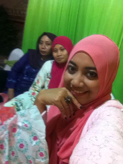 fatm3's tweet photo. Mencoba tersenyum walopun peok http://t.co/3T2akS9w6l