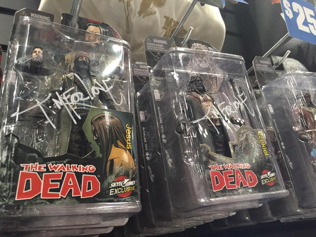 TheWalkingDead's tweet photo. Want a SIGNED @Todd_McFarlane #walkingdead figure?? Come see us now @Skybound Booth 1544! They're going fast #nycc http://t.co/9Y3LLOC3Bb