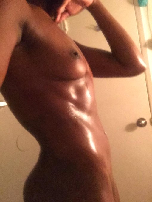Fresh out the shower ???? http://t.co/CIfuEWQcfo
