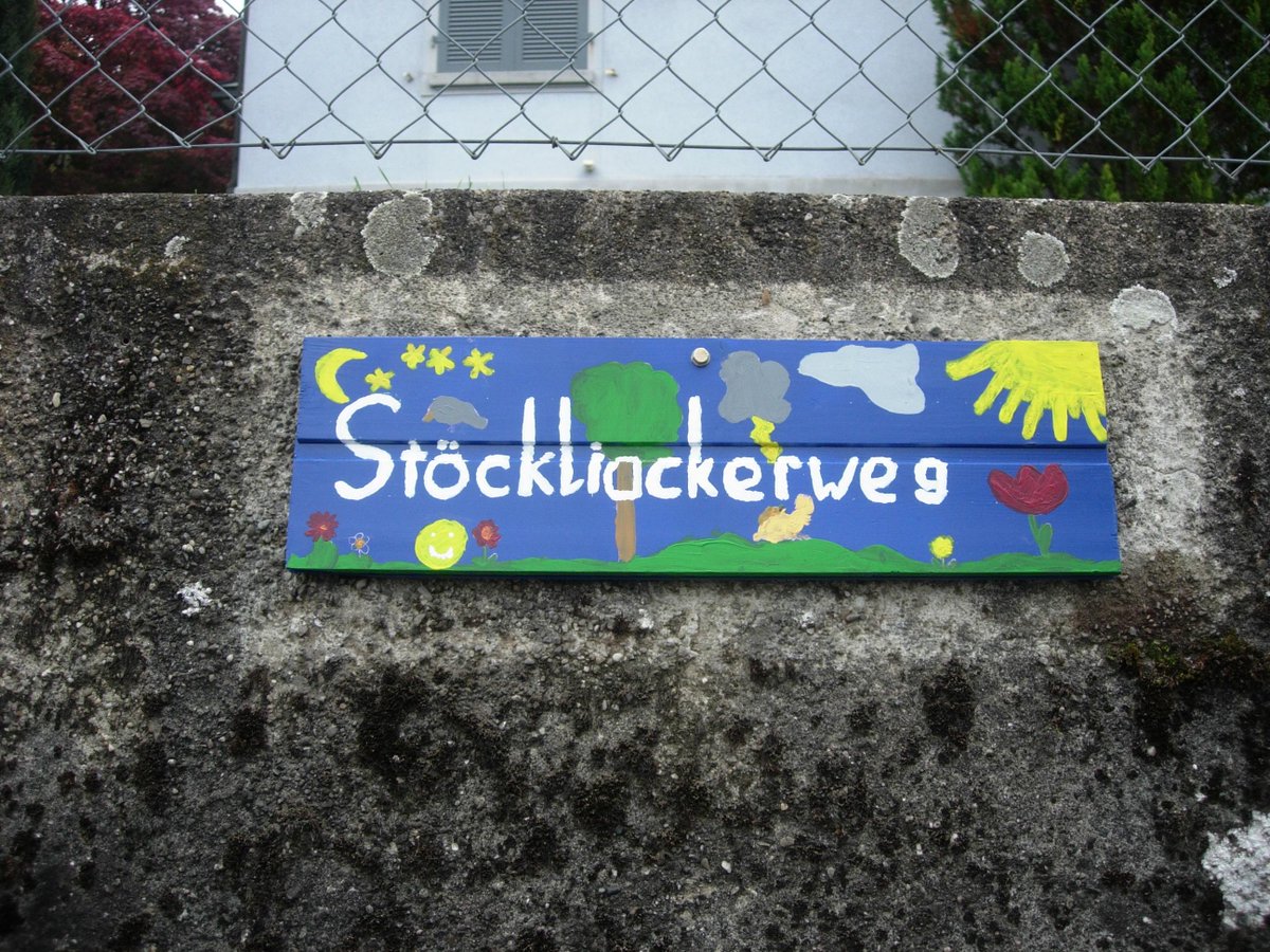 #zofingen hat kein Geld für Strassenschilder. Bürger malen nun eigene