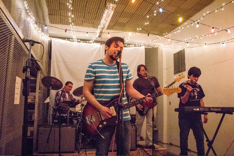 Estrenamos Álbum de oro, el cuarto disco de @PiyamaParty win.gs/1LgfwQS #Calientesdelasemana