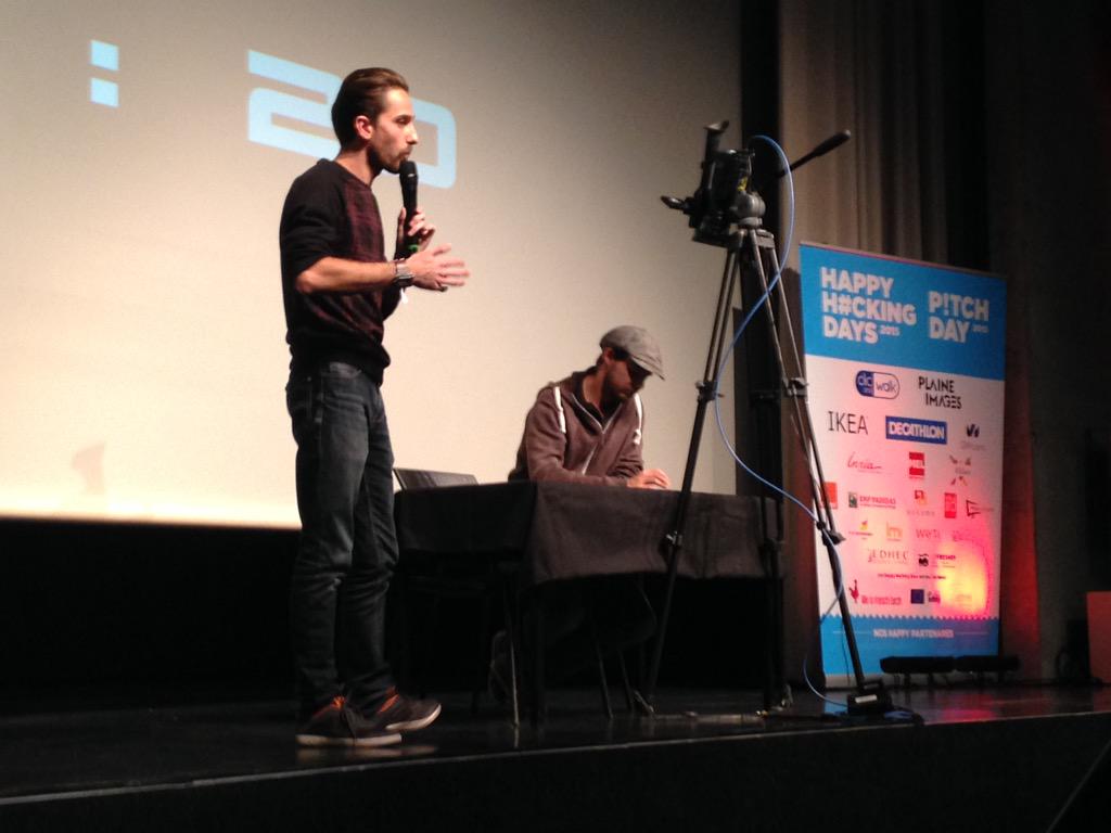 HappyHackingD's tweet image. My écho, appli qui permet d'écrire l'histoire d'un lieu en photos, vidéos, sms #hackathon #Innoweek15