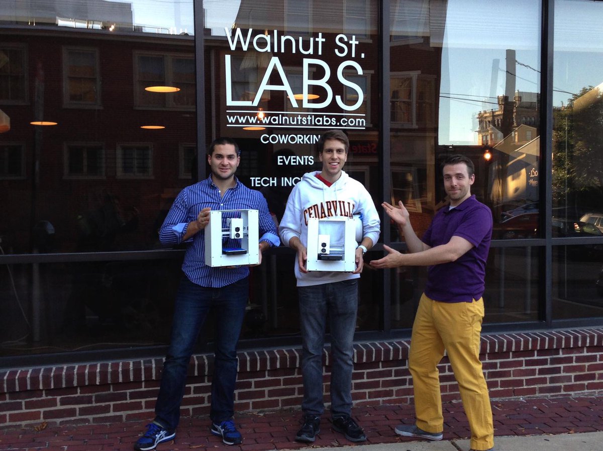 walnutstlabs's tweet photo. RT @cwingrav: Two more @PrintrBot printers in the wild and ready to do some #3Dprinting. @walnutstlabs sl https://t.co/fmSy1Ho41y