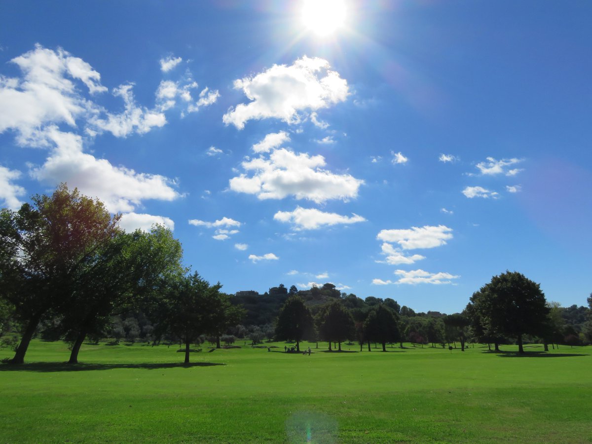 Castelgolf's tweet photo. this is @castelgolf... imperdibile! #golflover #golfporn #golfclub #golfaddicted #dimegliononce #bestplaceintheworld http://t.co/YENatQ6Mq6