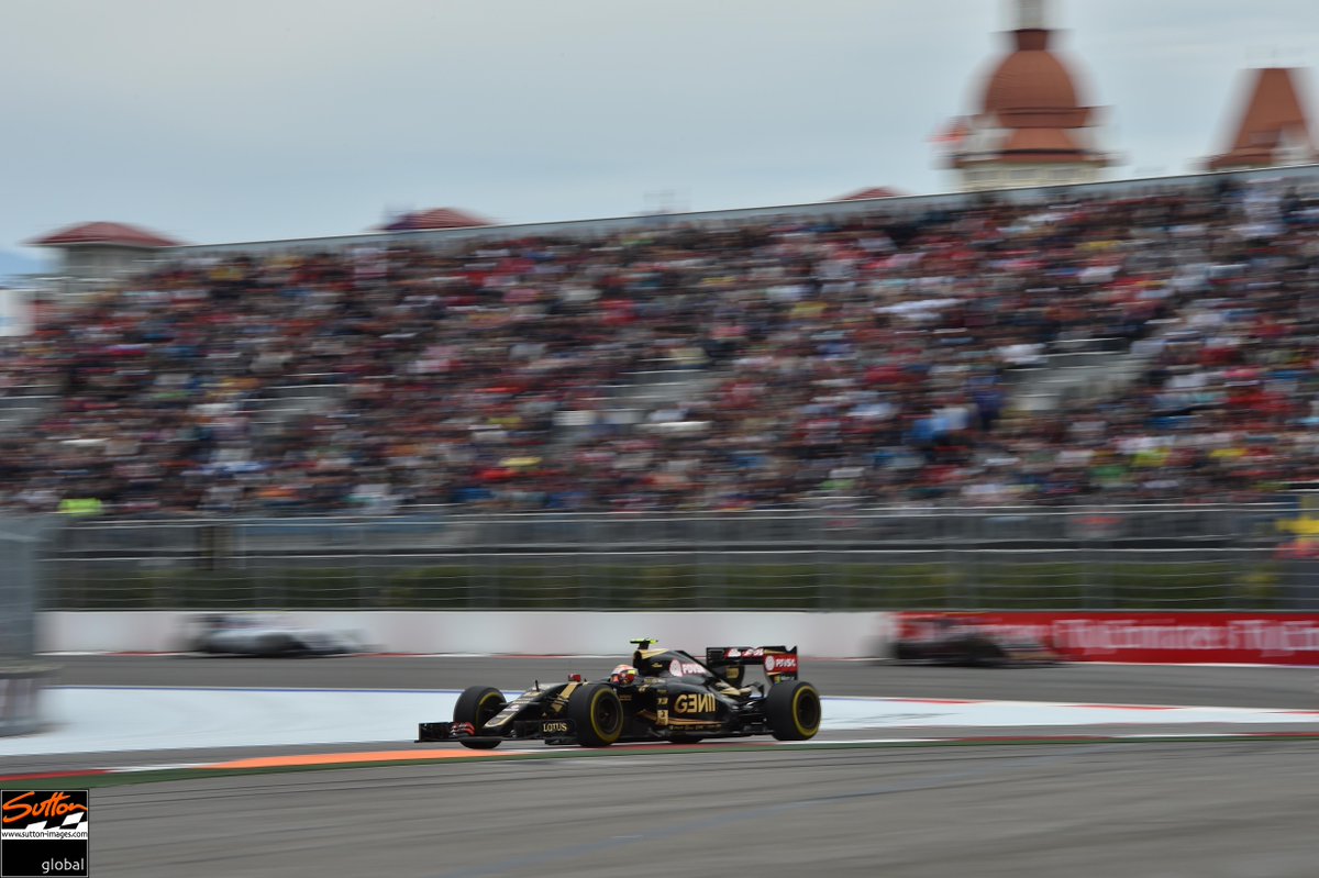 MSI_Images's tweet image. #f1 #F1Sochi @NikonEurope @NikonLifeEU #slowshutter #1/15th #raceday #Nikonpicsoftheday #NikonD4s @SochiAutodrom