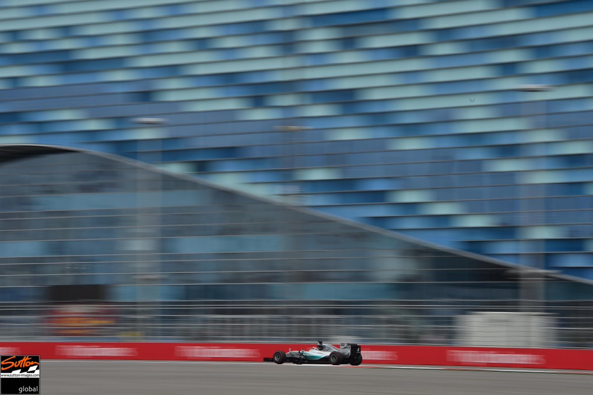 MSI_Images's tweet image. #f1 #F1Sochi @NikonEurope @NikonLifeEU #slowshutter #1/15th #raceday #Nikonpicsoftheday #NikonD4s @SochiAutodrom