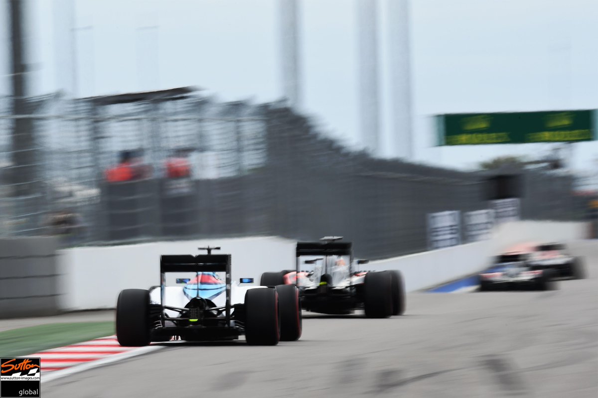 MSI_Images's tweet image. #f1 #F1Sochi @NikonEurope @NikonLifeEU #slowshutter #1/15th #raceday #Nikonpicsoftheday #NikonD4s @SochiAutodrom