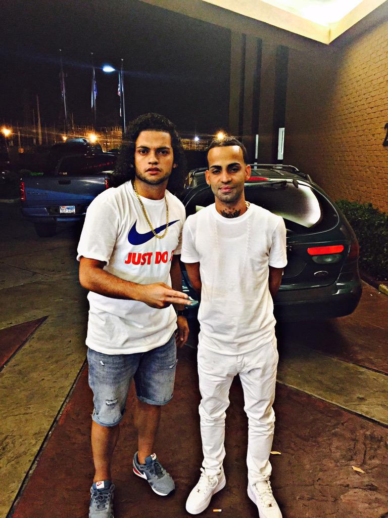 jay__one_'s tweet image. Ran into my nigga Austin Santos and he asked me for a picture lol @ArcangelPrrra #LaMarash #PapiArca
