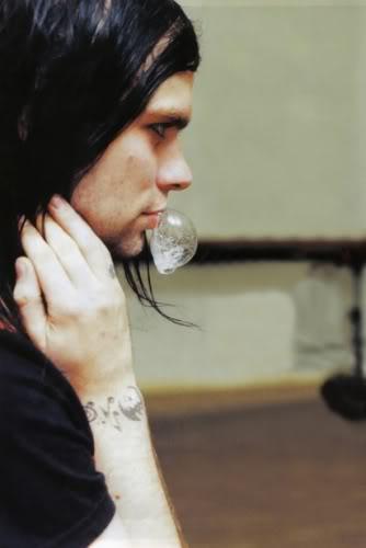 lowqualitybert's tweet image. 