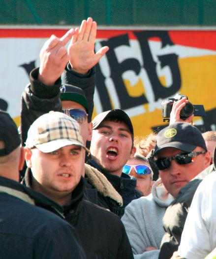 NVU activist Owen Koenekoop does nazi salute