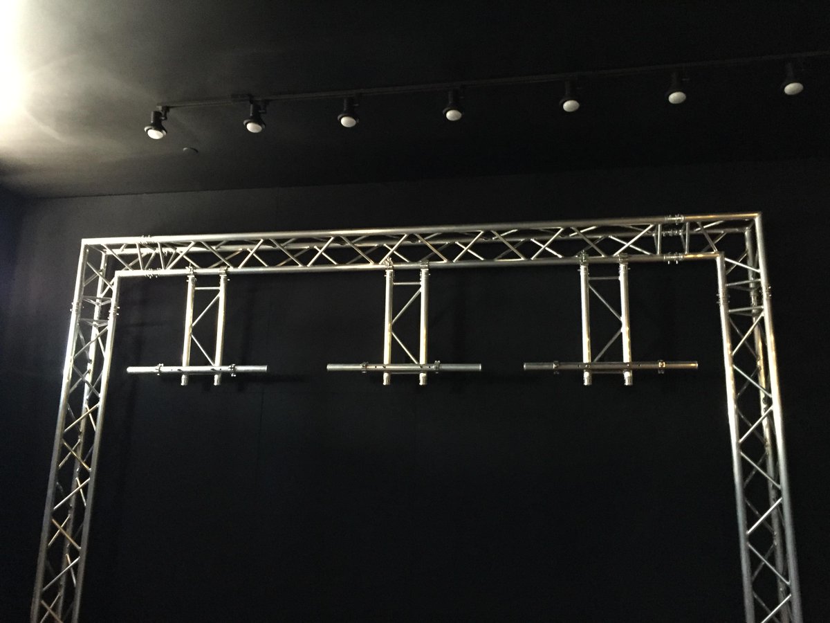 theride7d's tweet image. #Trusssystem to hang three 50 inch TV&apos;s for infrared camera, scoring system and photo booth.