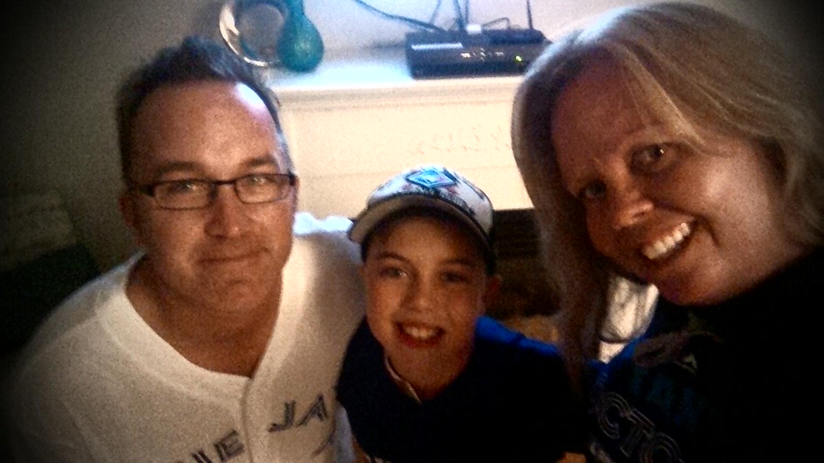 4teammillson's tweet photo. Hey @BlueJays we're ready for Game3 #DonaldsonForMVP #mybloodisblue #lovethisteam #cometogether http://t.co/SMQpIrFCk4