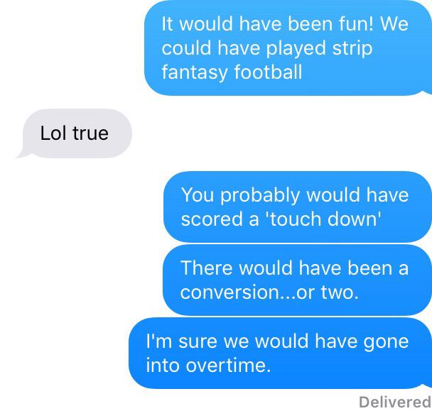 Lesbian_Island's tweet photo. She likes football. I don't. #AtlantaFalcons #Redskins #FootballSunday #RivalTeams #LetTheGamesBegin http://t.co/Bg2X1luSi0