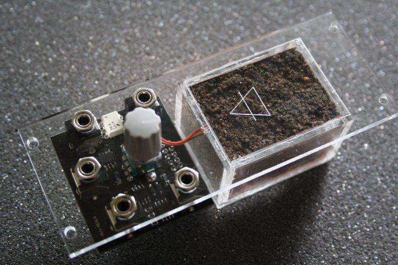 motherboard's tweet photo. An audio effects module that processes sounds with actual dirt, virus: http://t.co/vgF8mV2yoZ http://t.co/m0L2pX34dw