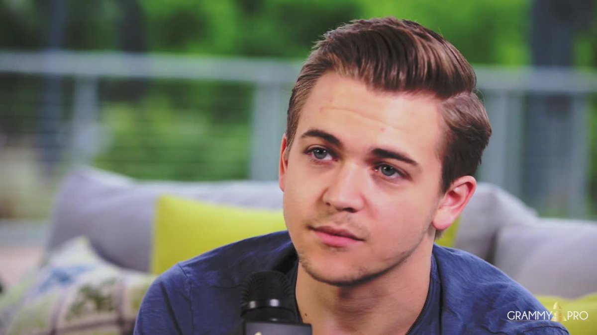 GRAMMYPro's tweet image. We sat down with @HunterHayes to learn more about his writing process on the road: grm.my/1R6dsep