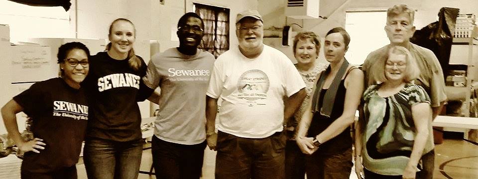 SewaneeMHS's tweet photo. Always a great time volunteering with the food bank http://t.co/HTTRmBpPau
