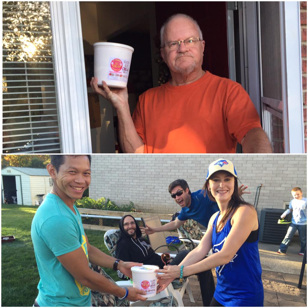 LdnIceCreamCo's tweet photo. Happy #Thanksgiving. We dropped off 50 - 2L Great Pumpkin Ice Cream randomly across #ldnont. #PayItForward http://t.co/xDGbBamUD1