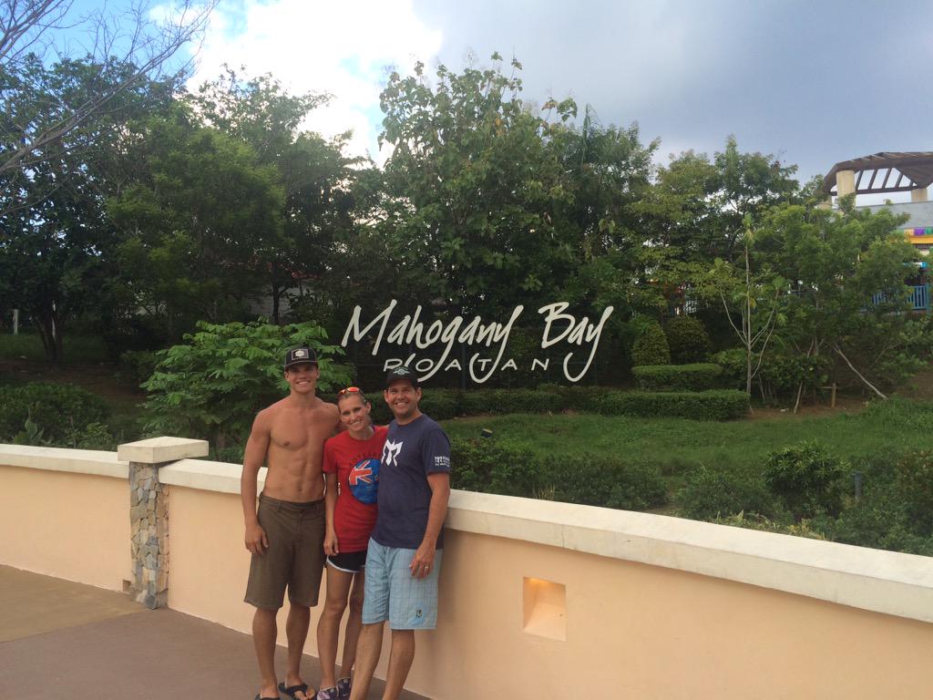 spencerzimm's tweet photo. Belize, Honduras and Cozumel are by far my favorite places now! Can't wait to get home and see the rest of my fam❤️ http://t.co/YN4tJyipUZ
