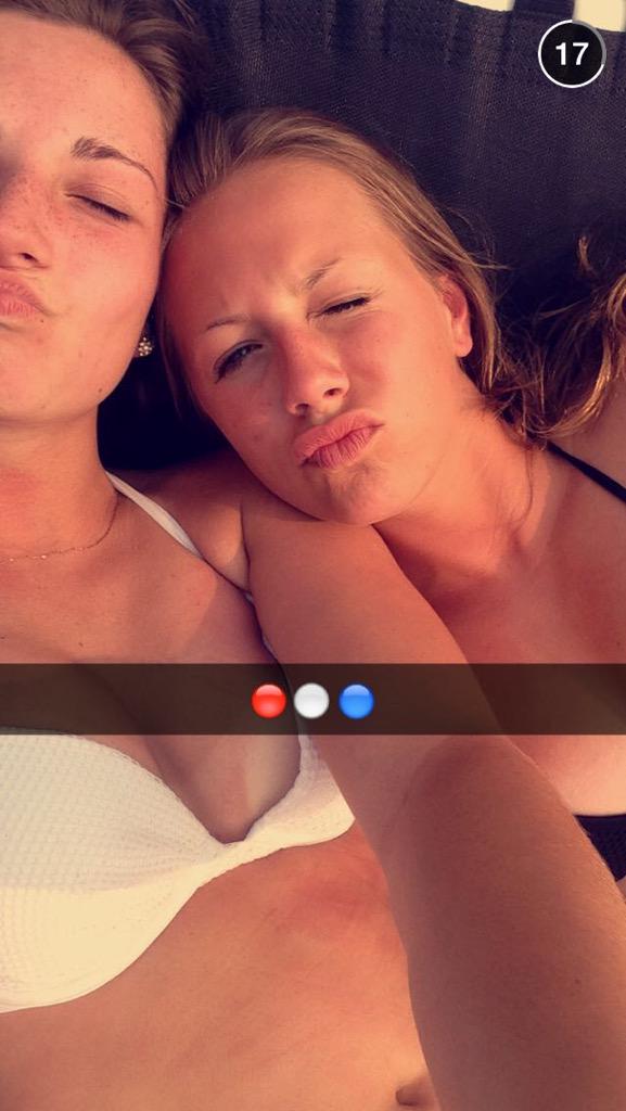 mlindy21's tweet image. happy 19th bff ☺🎉 hope u had a fab day ! srry I can&apos;t be there to celebrate with u, but I love and miss u lots 🐛💗