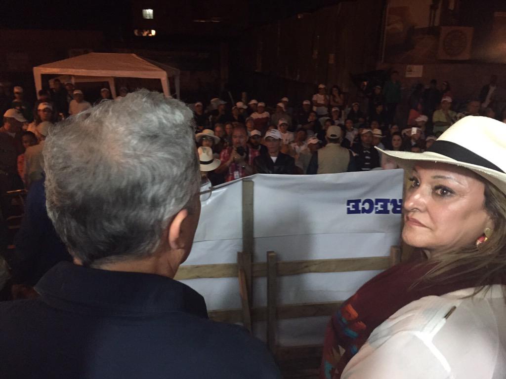 AlvaroUribeVel's tweet photo. Marion Moreno, candidata a la Alcaldía de Guarne. 
Andrés Guerra,Gobernador de Antioquia, decencia en la política. http://t.co/Gc6ZGCnU4h