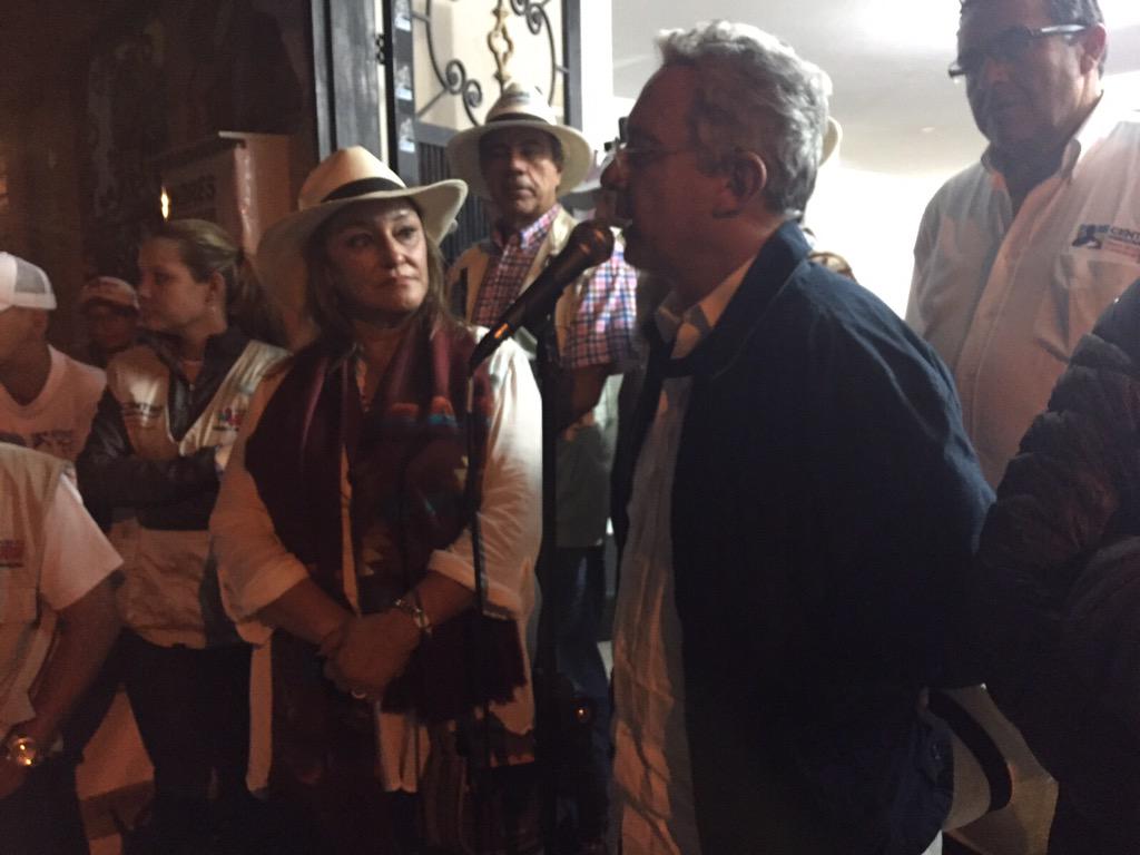 AlvaroUribeVel's tweet photo. Marion Moreno, candidata a la Alcaldía de Guarne. 
Andrés Guerra,Gobernador de Antioquia, decencia en la política. http://t.co/Gc6ZGCnU4h
