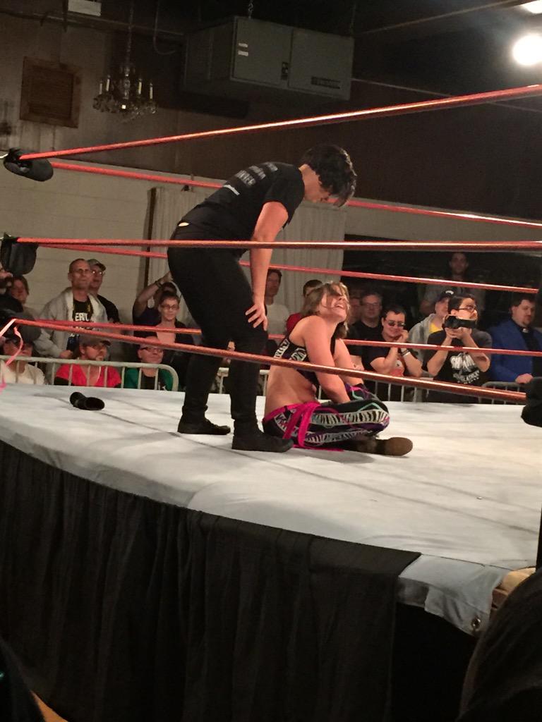 FearlessRiOT's tweet photo. Portia: "This is awkward; you know that, right?" #SHIMMER79 http://t.co/6BxDQCLT4v