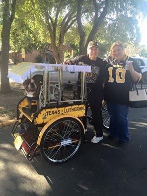 TLULouie's tweet photo. 2015 Homecoming fans Alicia Olson and her crew and Kat Martinez http://t.co/k0oocrgOIL