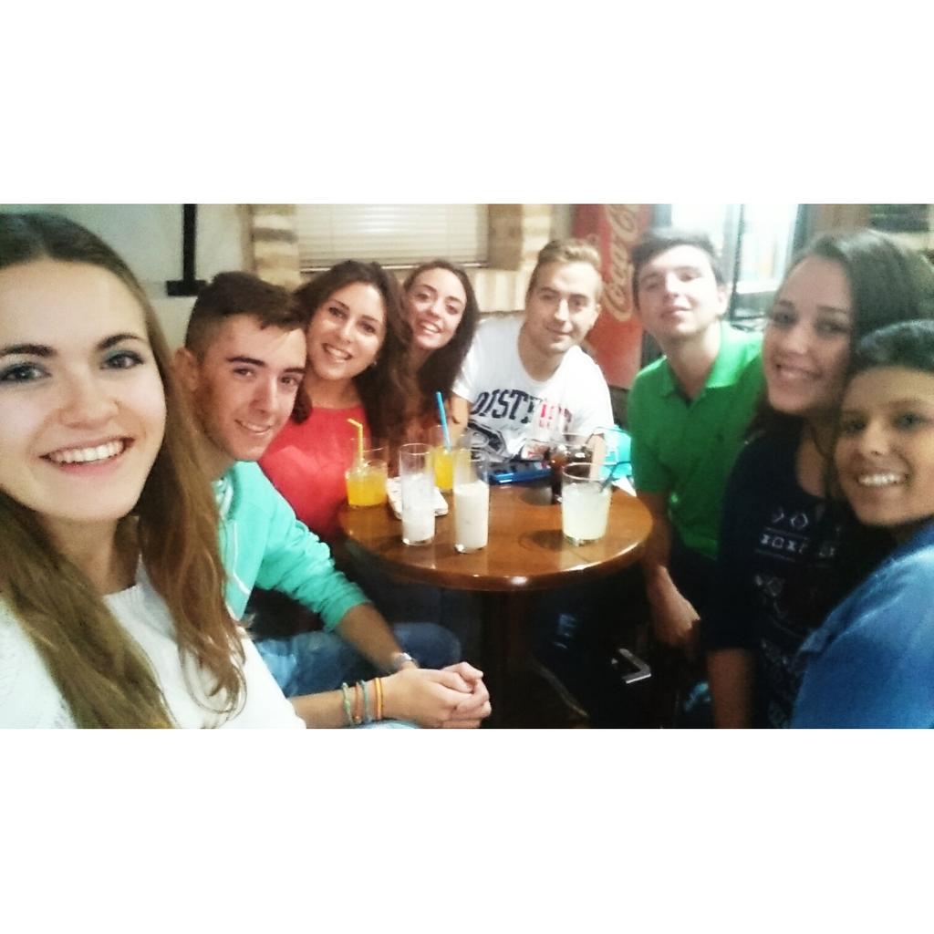 ClaraRos98's tweet photo. #PorElFari #GermánNoTieneMonchis
#PencamosTodos
#MissEscote #MisterPaquete
#MomentoAscensor
#PaseoMarítimo http://t.co/EorSqzUtkb