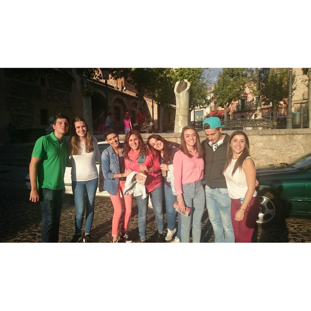 ClaraRos98's tweet photo. #PorElFari #GermánNoTieneMonchis
#PencamosTodos
#MissEscote #MisterPaquete
#MomentoAscensor
#PaseoMarítimo http://t.co/EorSqzUtkb