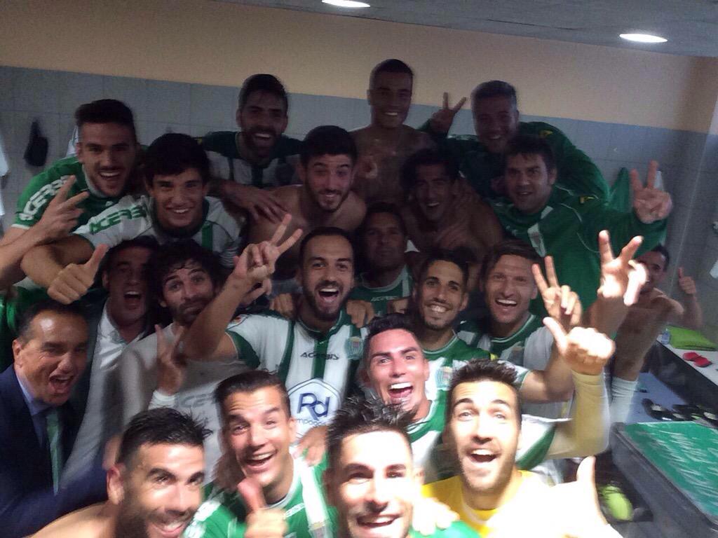 partidazocope's tweet photo. La alegría del @cordobacfsad, que lidera la clasificación de la #LigaAdelante junto a @CAOsasuna. http://t.co/6ab6FfZTOE