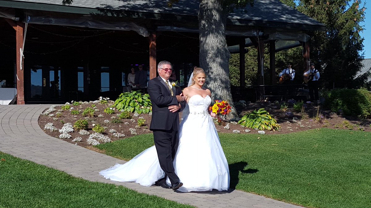 mskoon3rdsis's tweet photo. Here comes the bride...Beautiful ceremony ceremony. The wine ceremony--best idea ever. Bravo! #MrandMrsLuther http://t.co/EfTKLAhNNb