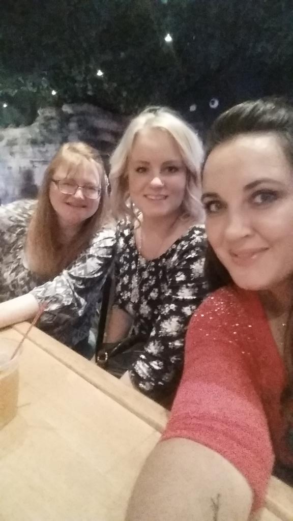 UnveiledPRS's tweet photo. Just the ladies of Unveiled PRS :) Melissa, Amy and Amanda  ( @missarae1  )
@sscasino   #ParaCon2015 http://t.co/apkwkmksqU