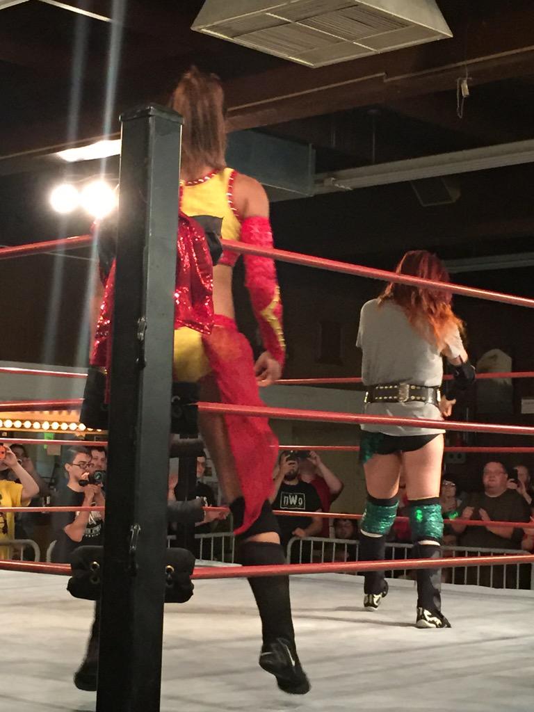 FearlessRiOT's tweet photo. Madison Eagles! #SHIMMER78 http://t.co/VlLb1Gc1VD