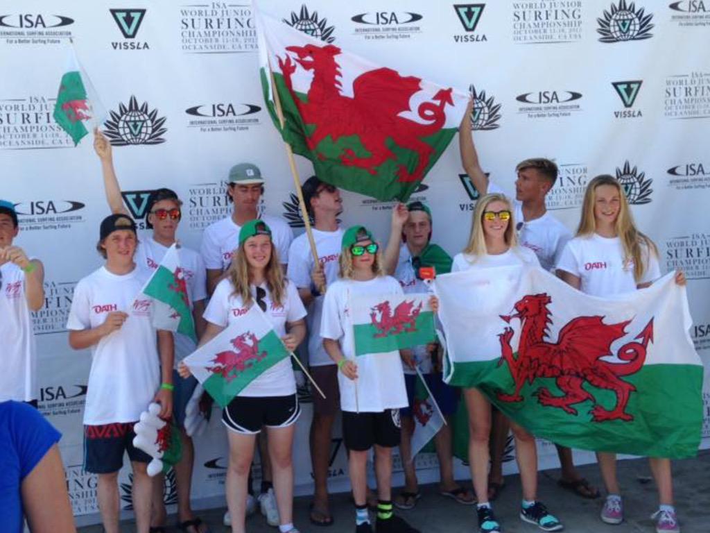 oathsurf's tweet photo. .@WelshSurfingFed Junior team in #Oceanside for @ISAsurfing @vissla worlds #takentheoath #repping #IAmWales #Surfing http://t.co/11LLrJhwlg
