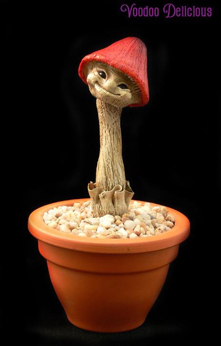 VoodooDelicious's tweet image. More mushroom madness, little potted #ooak #fantasy sculptures